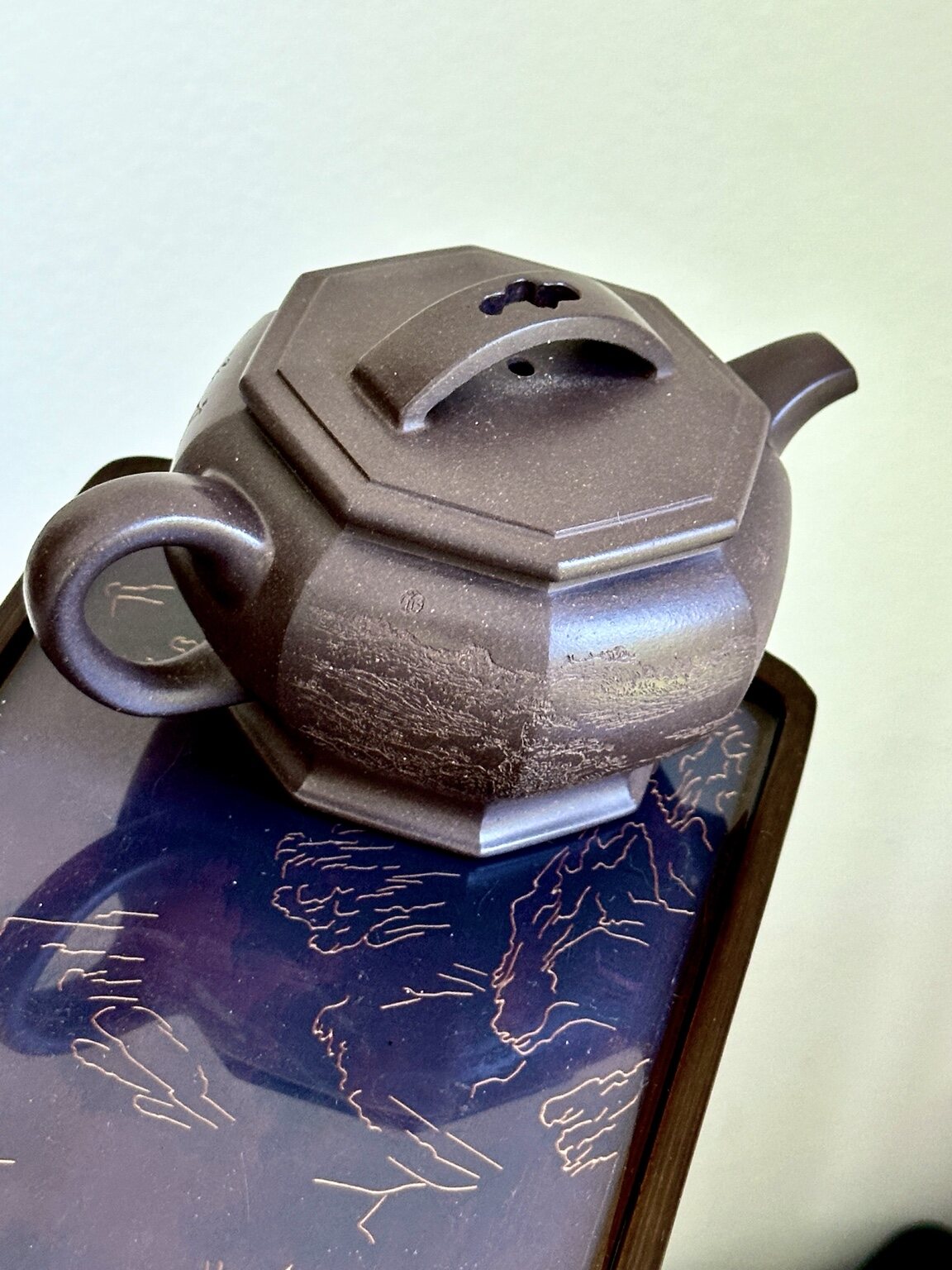 Three-quarter view of the Bafang Hanwa teapot